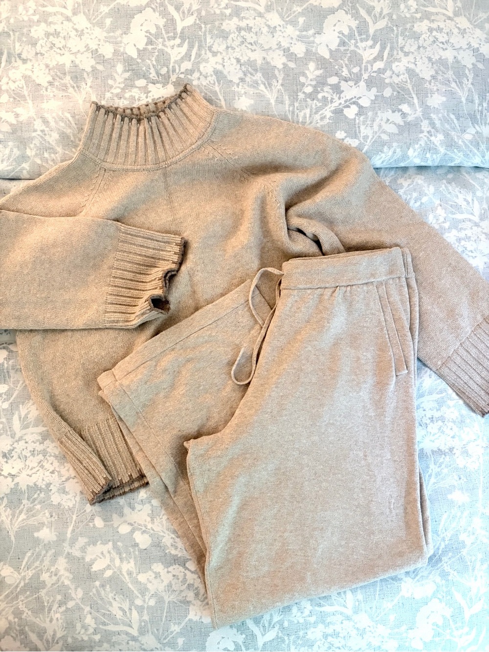 GAP Sweater Tan Knit Matching Set with Pants |  SZ L Petite